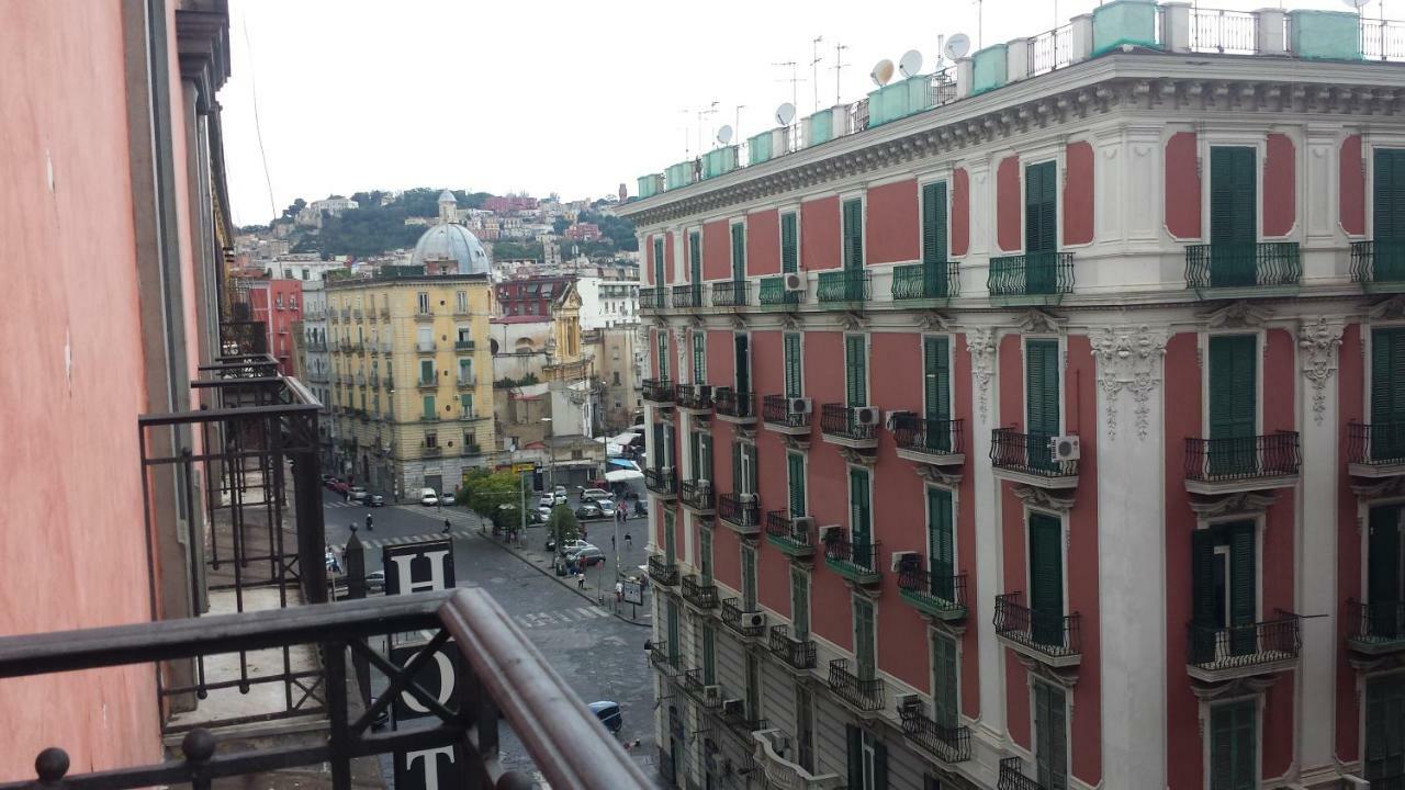 Una Casetta Al Centro Di Napoli Kültér fotó