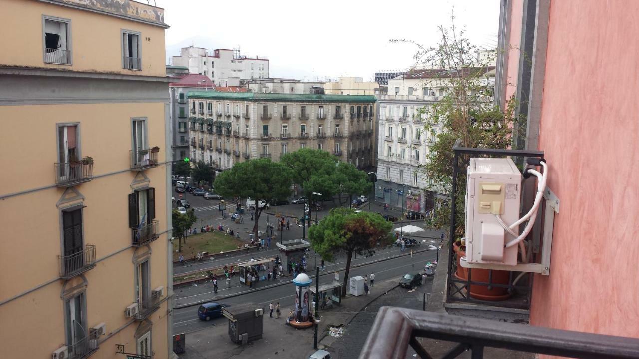 Una Casetta Al Centro Di Napoli Kültér fotó